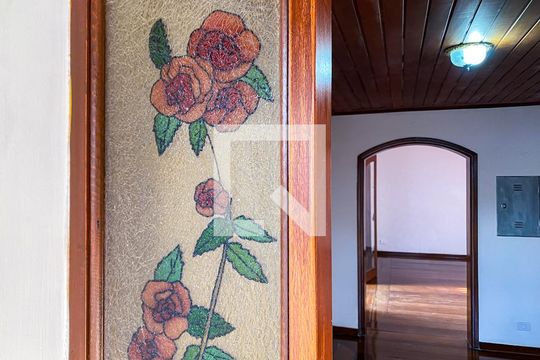 Detalhe de casa à venda com 7 quartos, 380m² em Caxingui, São Paulo