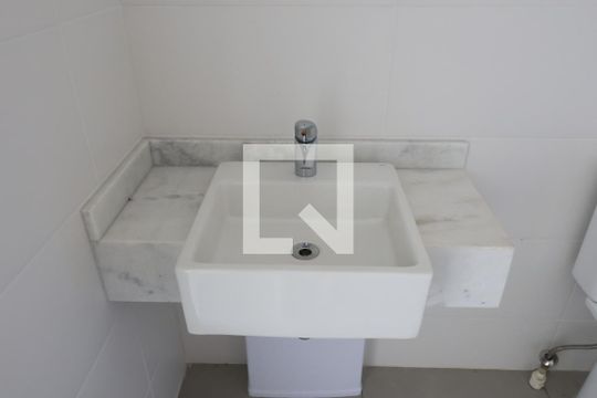 Banheiro da Suíte de kitnet/studio à venda com 2 quartos, 68m² em Vila Nova Conceição, São Paulo