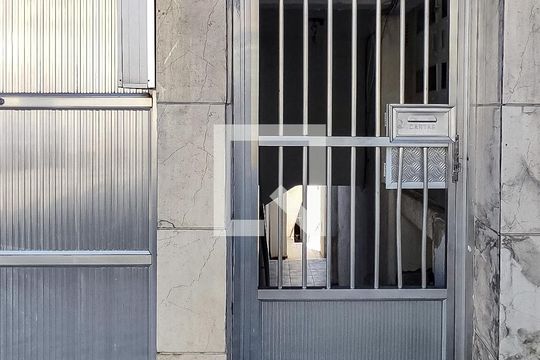 Fachada de casa para alugar com 1 quarto, 18m² em Sacomã, São Paulo