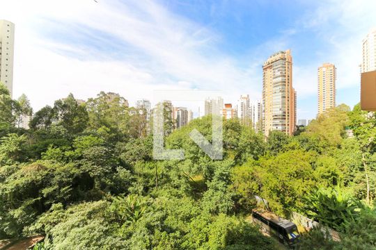 Vista  de apartamento para alugar com 1 quarto, 42m² em Paraíso do Morumbi, São Paulo