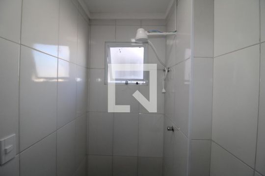 Banheiro de apartamento para alugar com 2 quartos, 50m² em Vila Nivi, São Paulo