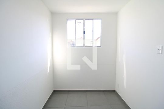 Quarto 1 de apartamento para alugar com 2 quartos, 50m² em Vila Nivi, São Paulo