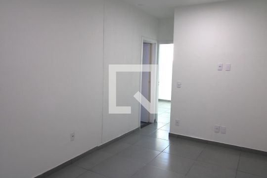Apartamento para alugar com 2 quartos, 50m² em Vila Nivi, São Paulo