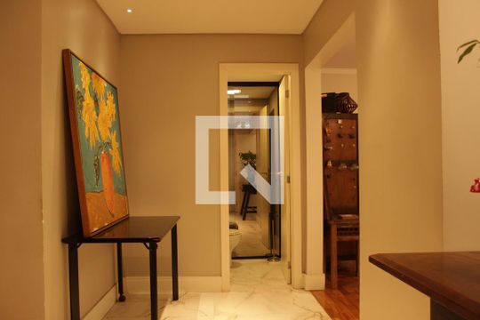 Entrada Social e Banheiro de apartamento para alugar com 1 quarto, 131m² em Paraíso, São Paulo