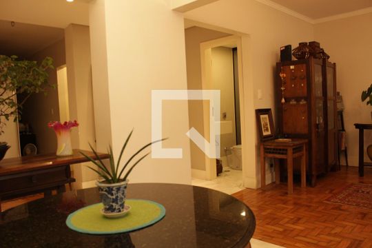 Sala de Jantar e Banheiro de apartamento para alugar com 1 quarto, 131m² em Paraíso, São Paulo