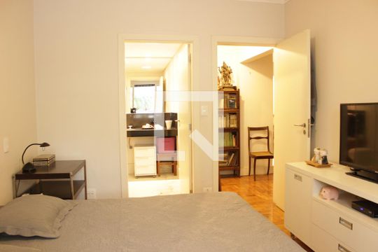 Suíte de apartamento para alugar com 1 quarto, 131m² em Paraíso, São Paulo