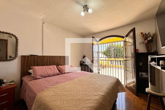 Suite  de casa à venda com 3 quartos, 224m² em Vila Camilopolis, Santo André
