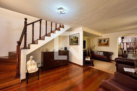 Casa à venda com 3 quartos, 224m² em Vila Camilopolis, Santo André