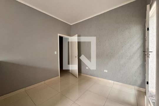 Sala de casa para alugar com 1 quarto, 45m² em Vila Luzita, Santo André