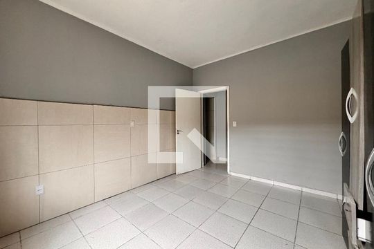 Quarto 1 de casa para alugar com 1 quarto, 45m² em Vila Luzita, Santo André