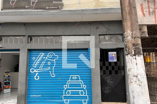 Fachada plaquinha  de casa para alugar com 1 quarto, 45m² em Vila Luzita, Santo André