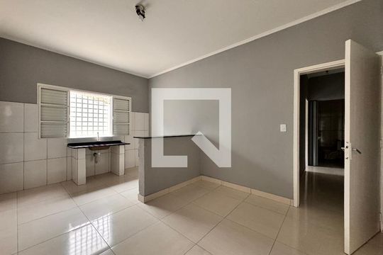 Casa para alugar com 1 quarto, 45m² em Vila Luzita, Santo André