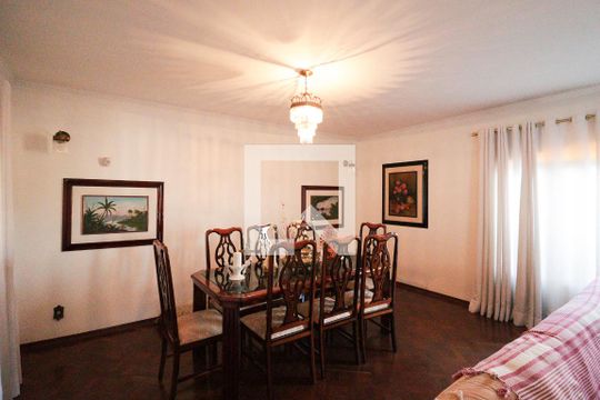 Sala de casa à venda com 3 quartos, 350m² em Vila Barbosa, São Paulo