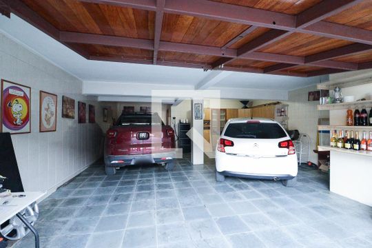 Garagem de casa à venda com 3 quartos, 350m² em Vila Barbosa, São Paulo