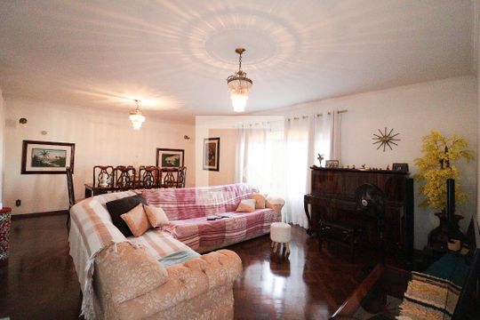 Casa à venda com 3 quartos, 350m² em Vila Barbosa, São Paulo