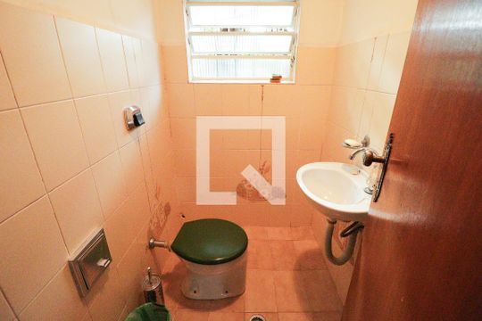 Banheiro da Garagem de casa à venda com 3 quartos, 350m² em Vila Barbosa, São Paulo