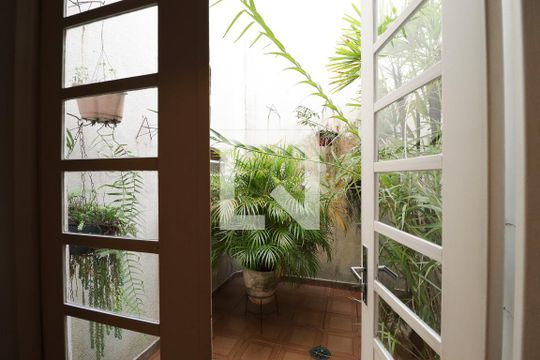 Jardim de casa à venda com 3 quartos, 350m² em Vila Barbosa, São Paulo