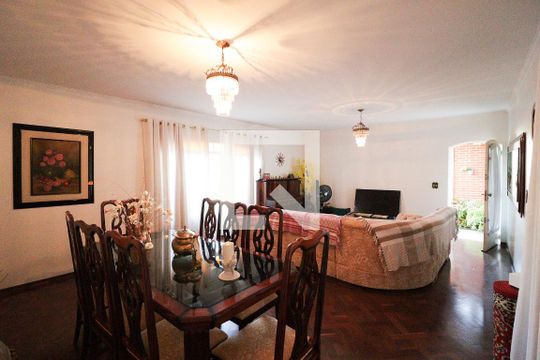 Sala de casa à venda com 3 quartos, 350m² em Vila Barbosa, São Paulo