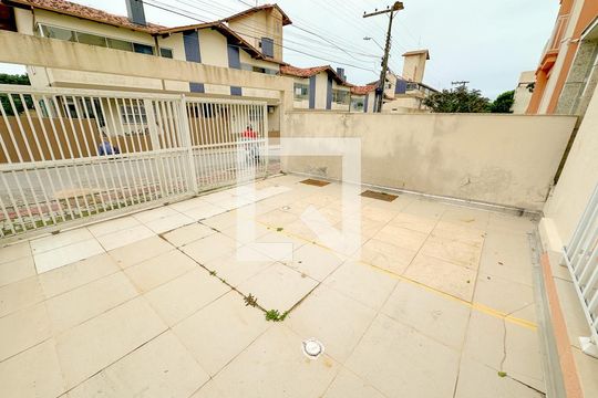 Garagem de apartamento para alugar com 2 quartos, 66m² em Ingleses do Rio Vermelho, Florianópolis