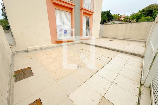 Garagem de apartamento para alugar com 2 quartos, 66m² em Ingleses do Rio Vermelho, Florianópolis