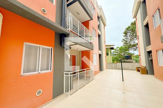 Hall de entrada de apartamento para alugar com 2 quartos, 66m² em Ingleses do Rio Vermelho, Florianópolis
