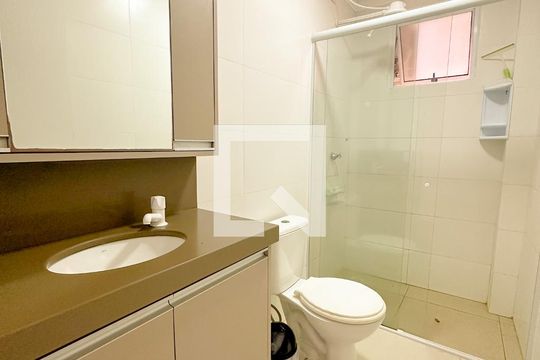 Banheiro de apartamento para alugar com 2 quartos, 66m² em Ingleses do Rio Vermelho, Florianópolis