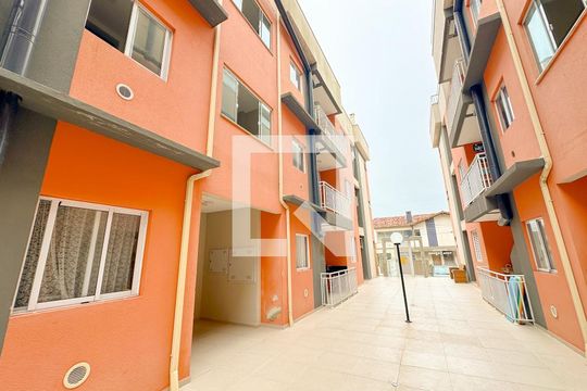 Hall de entrada de apartamento para alugar com 2 quartos, 66m² em Ingleses do Rio Vermelho, Florianópolis