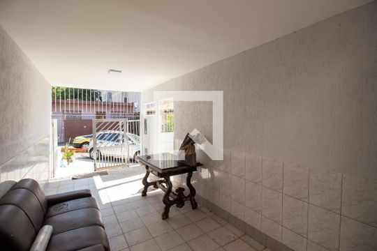 Quintal / Garagem de casa à venda com 2 quartos, 60m² em Vila Carmosina, São Paulo