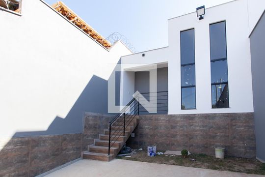 Fachada de casa à venda com 3 quartos, 210m² em Canaa, Belo Horizonte