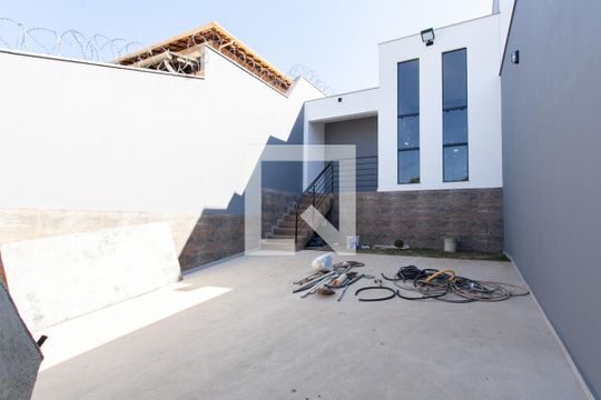 Garagem de casa à venda com 3 quartos, 210m² em Canaa, Belo Horizonte