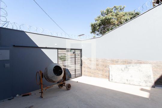Garagem de casa à venda com 3 quartos, 210m² em Canaa, Belo Horizonte