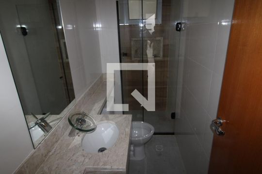 Banheiro de apartamento para alugar com 2 quartos, 40m² em Água Fria, São Paulo