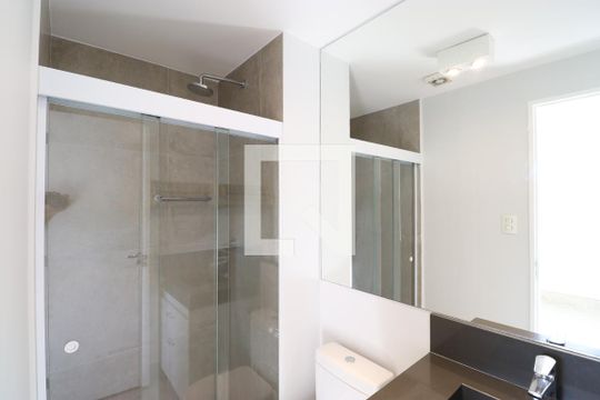 Banheiro da Suíte de apartamento à venda com 1 quarto, 61m² em Vila Ipojuca, São Paulo