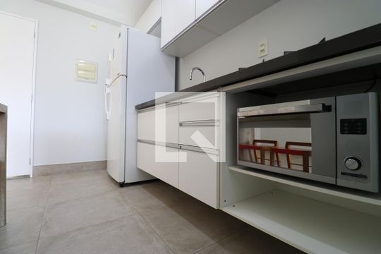 Cozinha de apartamento à venda com 1 quarto, 61m² em Vila Ipojuca, São Paulo