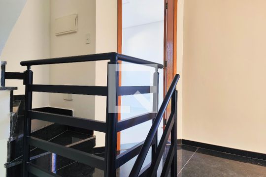 Corredor de casa à venda com 2 quartos, 76m² em Jardim Santo Alberto, Santo André