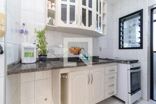 Cozinha de apartamento à venda com 2 quartos, 64m² em Vila Santa Maria, São Paulo