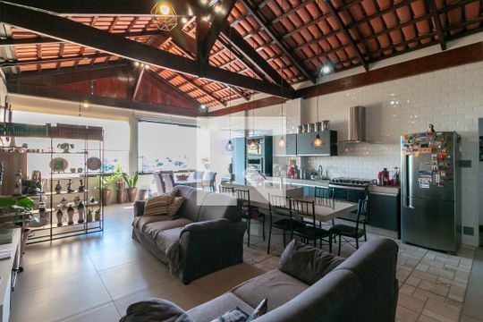 Sala de casa à venda com 3 quartos, 360m² em Camargos, Belo Horizonte