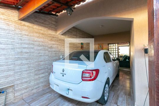 Garagem de casa à venda com 3 quartos, 360m² em Camargos, Belo Horizonte