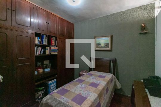 Quarto de casa à venda com 3 quartos, 360m² em Camargos, Belo Horizonte