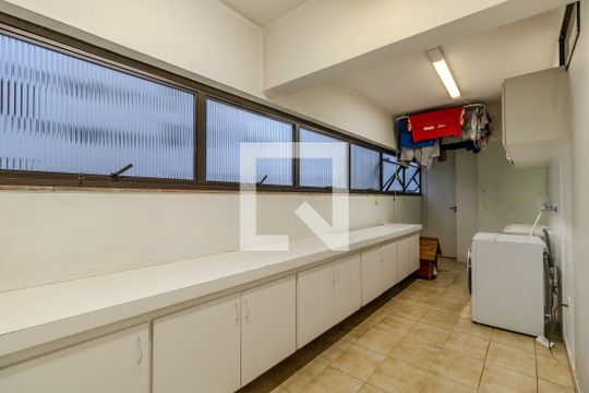 Área de Serviço de apartamento à venda com 3 quartos, 251m² em Real Parque, São Paulo