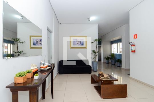 Hall Social  de apartamento à venda com 3 quartos, 58m² em Jardim Santa Clara, Guarulhos