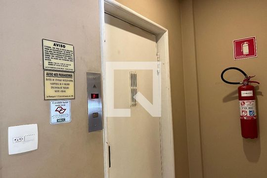 Elevador de apartamento à venda com 1 quarto, 64m² em Vila da Saúde, São Paulo