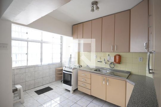Cozinha de apartamento à venda com 2 quartos, 69m² em Liberdade, São Paulo