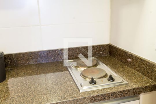 cozinha - cooktop de apartamento para alugar com 1 quarto, 34m² em Centro, Curitiba