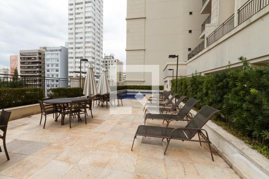 Área comum - Terraço com piscina externa de apartamento para alugar com 1 quarto, 34m² em Centro, Curitiba