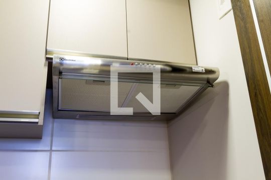 Cozinha - depurador de apartamento para alugar com 1 quarto, 34m² em Centro, Curitiba