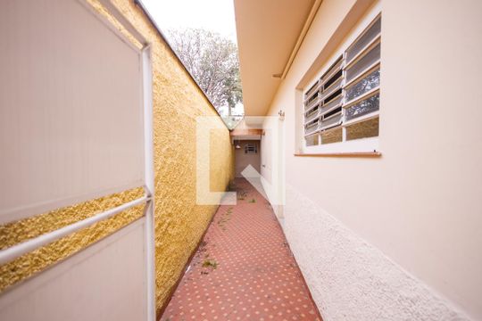 Corredor de casa para alugar com 2 quartos, 110m² em Chácara do Visconde, Taubaté