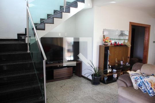 Sala de casa à venda com 4 quartos, 330m² em Diamante, Belo Horizonte
