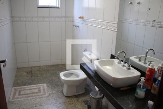 Banheiro 1 de casa à venda com 4 quartos, 330m² em Diamante, Belo Horizonte