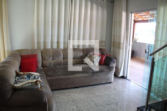 Sala de casa à venda com 4 quartos, 330m² em Diamante, Belo Horizonte